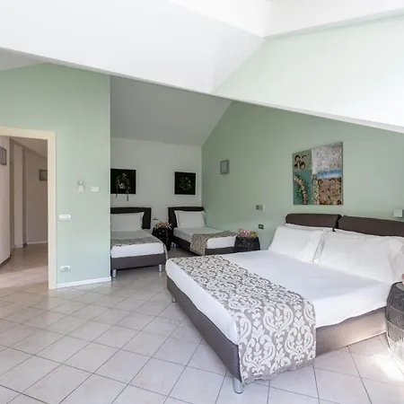 Vittoria With Private Heated Pool & Shared Sauna - Bellagio Village Villa Oliveto Lario