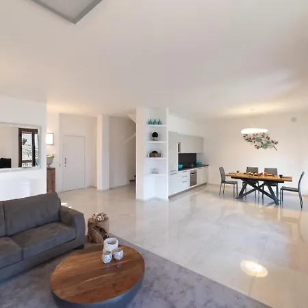 Villa Vittoria With Private Heated Pool & Shared Sauna - Bellagio Village Oliveto Lario