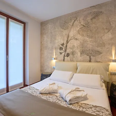 Vittoria With Private Heated Pool & Shared Sauna - Bellagio Village Willa Oliveto Lario