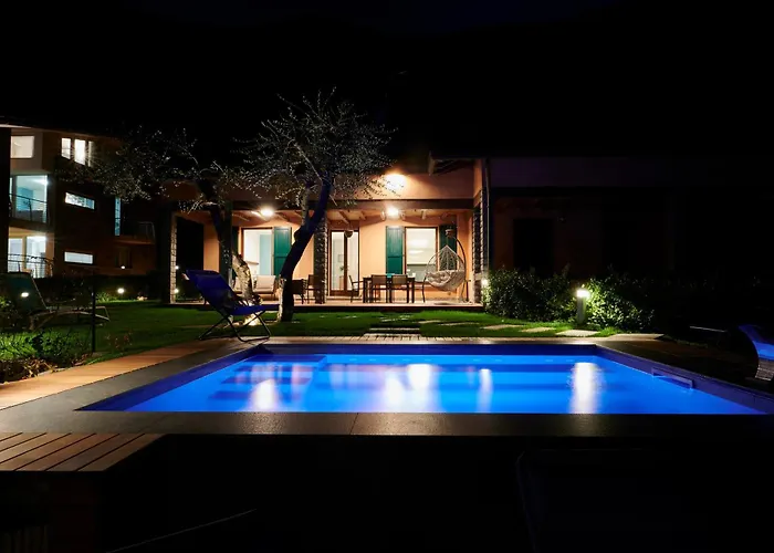 Vittoria With Private Heated Pool & Shared Sauna - Bellagio Village Oliveto Lario