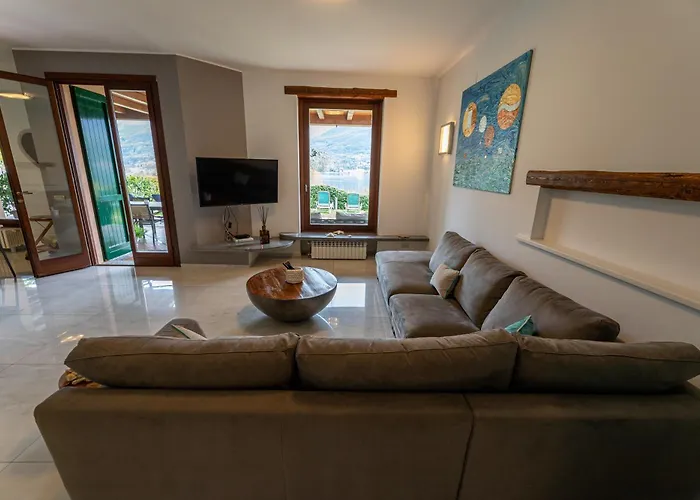Вилла Vittoria With Private Heated Pool & Shared Sauna - Bellagio Village Oliveto Lario