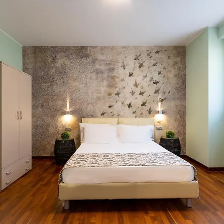 Vittoria With Private Heated Pool & Shared Sauna - Bellagio Village Villa