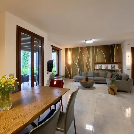 Vittoria With Private Heated Pool & Shared Sauna - Bellagio Village Βίλα Oliveto Lario